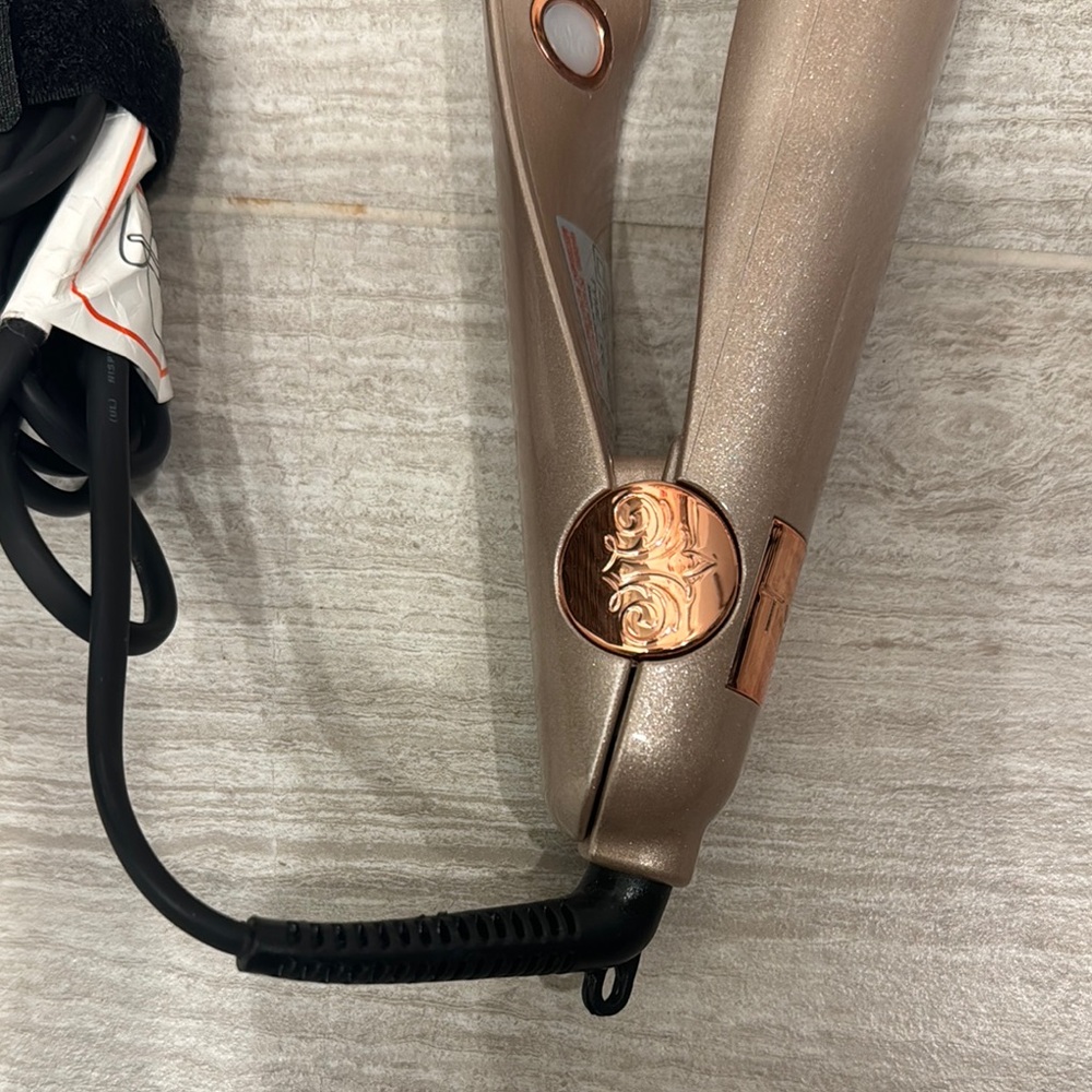 TYME Gold Hair Straightener only used once - Picture 2 of 2